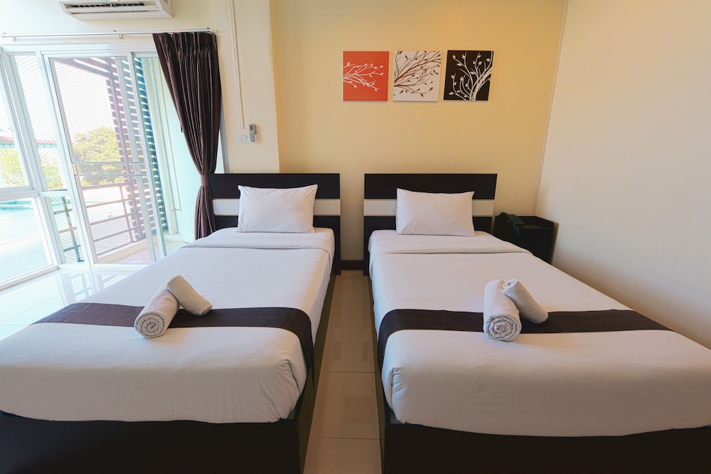 GLORY PLACE HUA HIN HOTEL 32/70