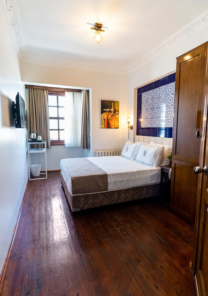 Room, Double Bed