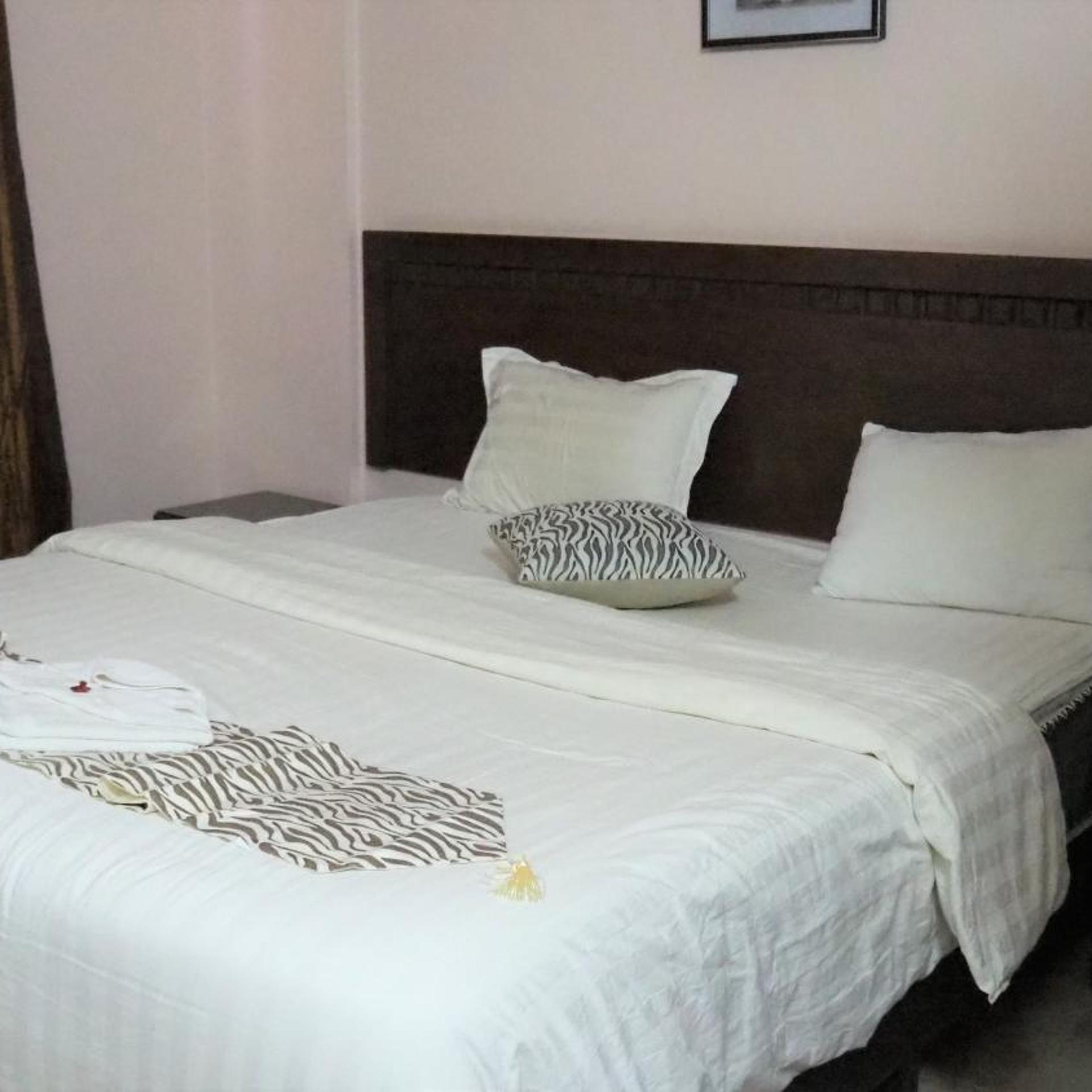 Alfawanees Hotel Apartments 12/28