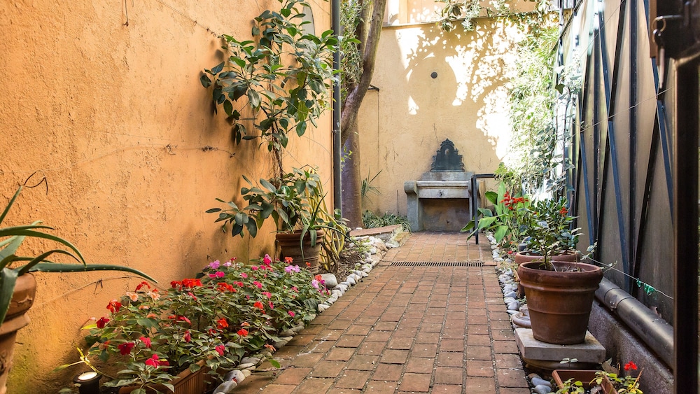Rental In Rome Riari Garden Luxury 23/29