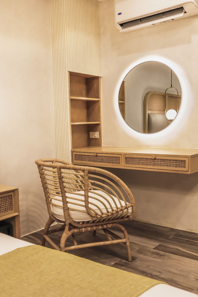 Mandarin Nest Boracay 67/75