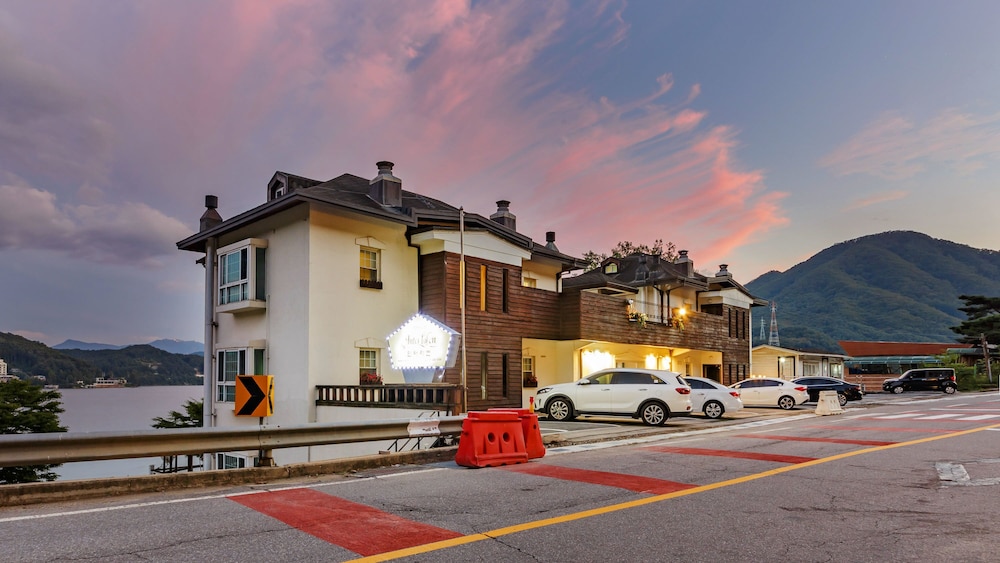 Interlaken Pension In Gapyeong 43/50