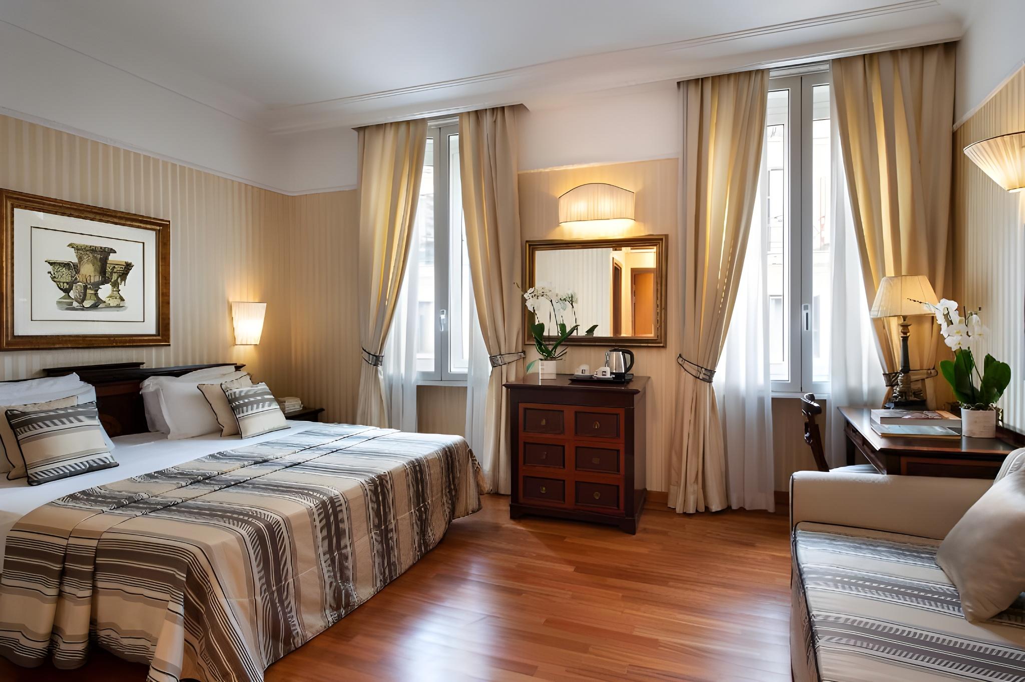 ROOM, QUADRUPLE