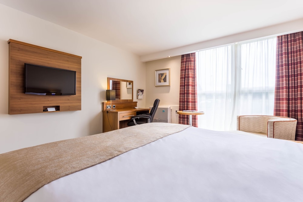 Holiday Inn Newcastle Gosforth Park By IHG 22/76