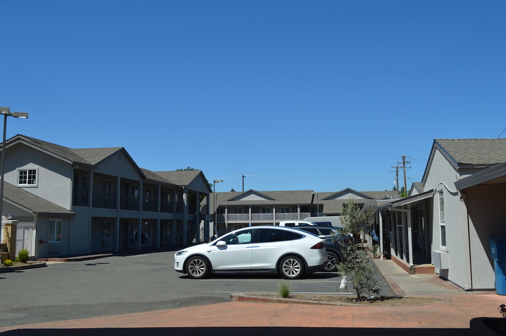 Fairview Inn And Suites Healdsburg 62/65
