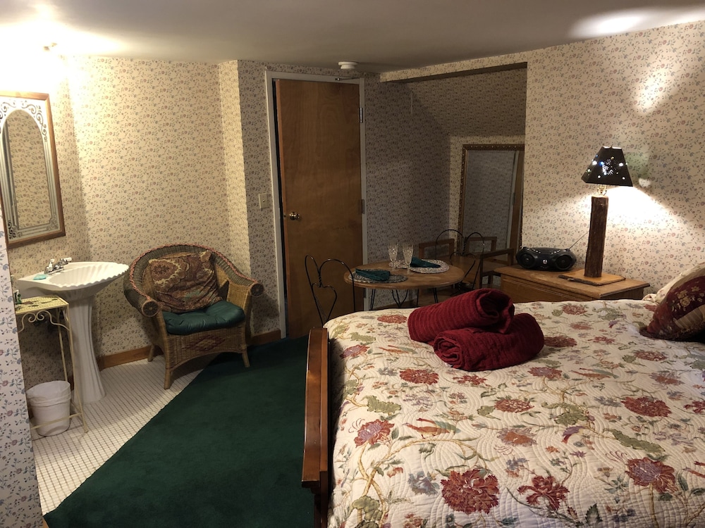 Evergreen Cottage Inn & Cabins 15/38