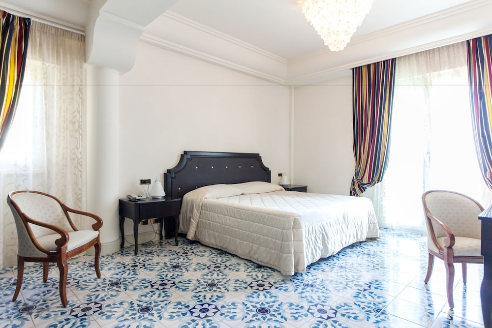 Hotel Aurelia 12/75