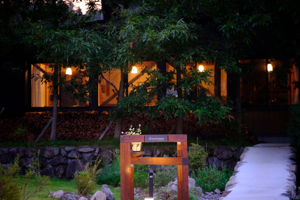 The Sense Of Wonder Holistic Glamping 41/50