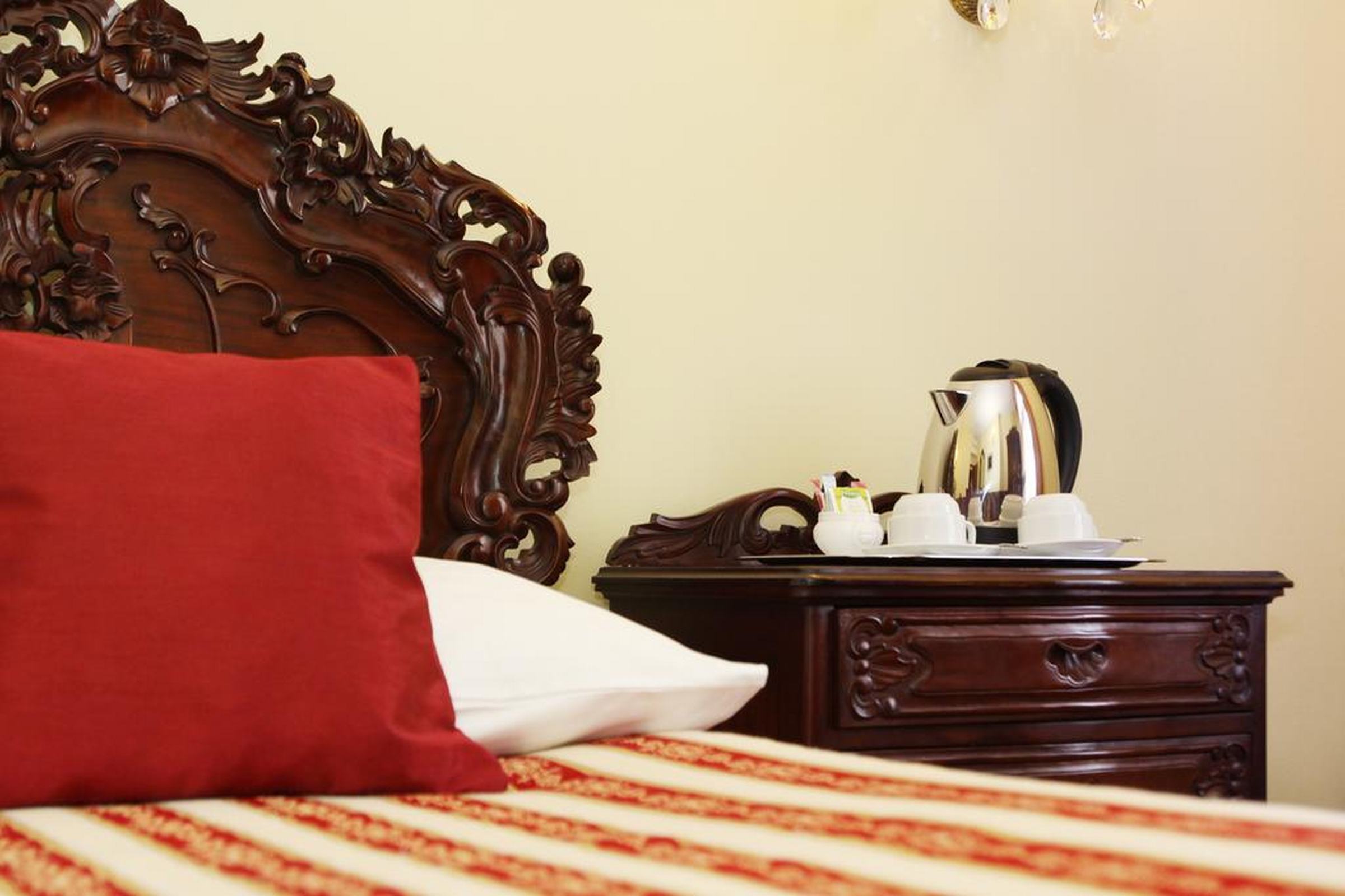 King Charles Boutique Residence 10/30