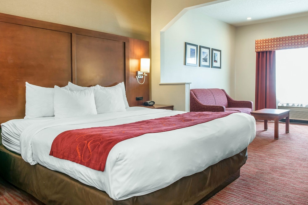 SUITE, KING BED