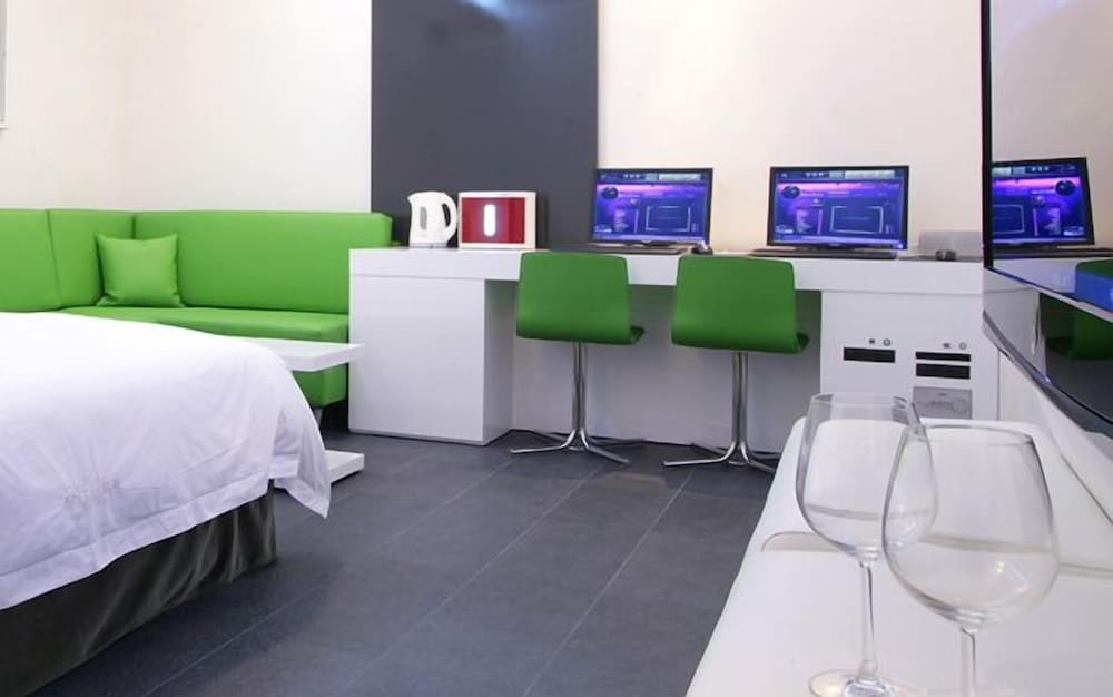 Antives Hotel 20/30