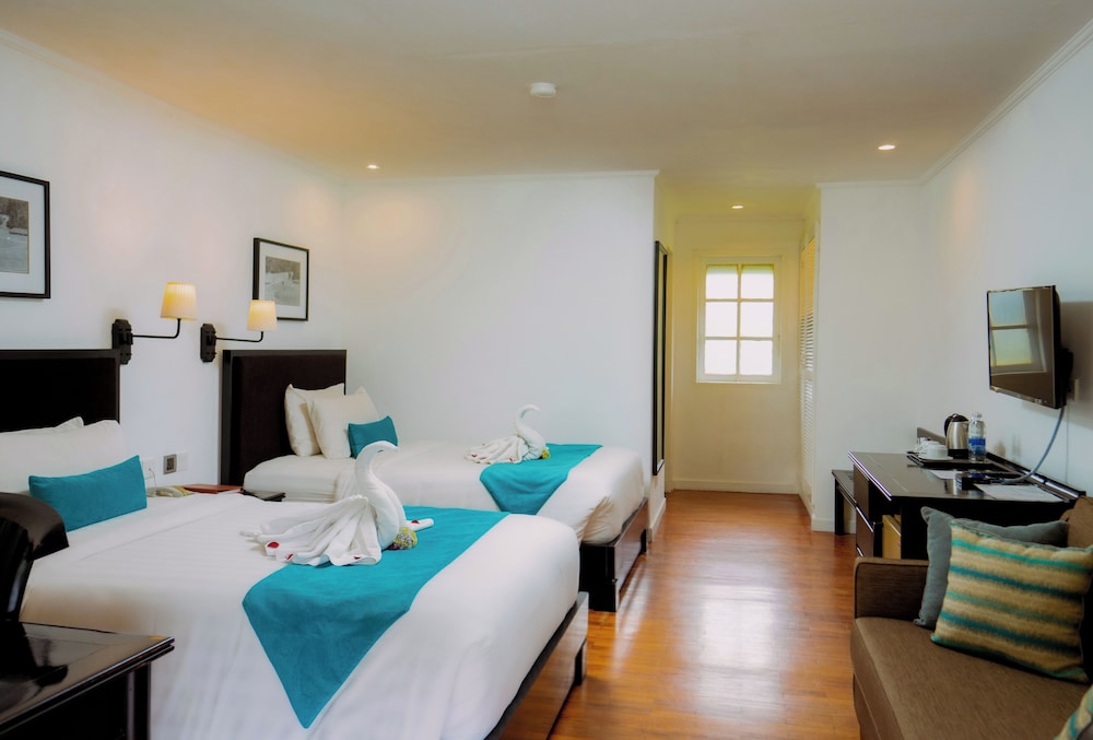 CLASSIC, TWIN BEDS, GARDEN VIEW