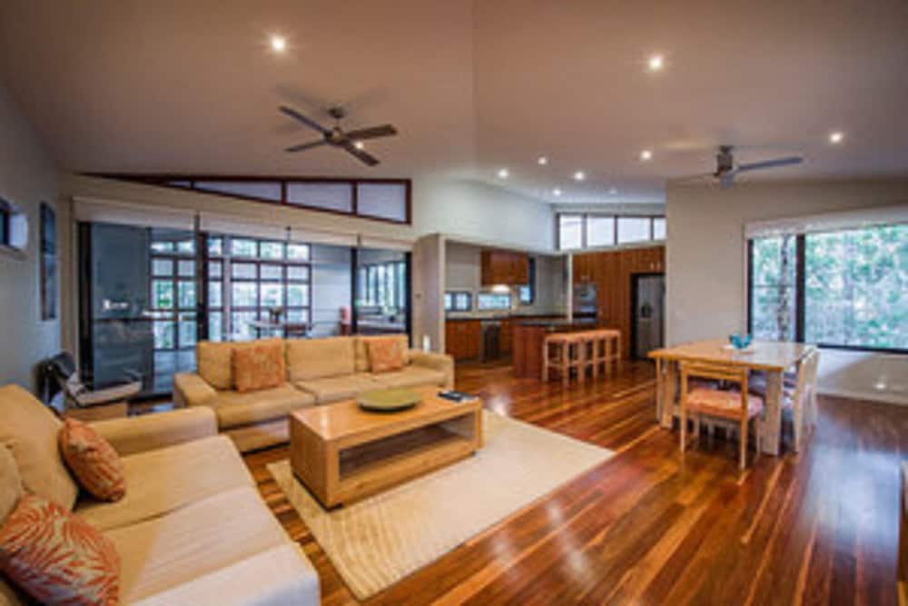Beach Road Holiday Homes 38/76