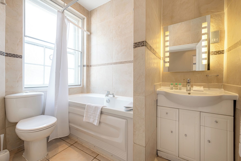 17 Hertford Street 31/42