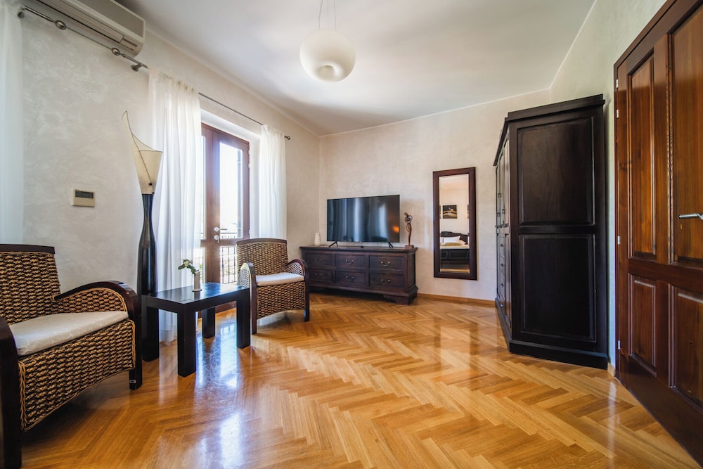 Villa Franica 29/50