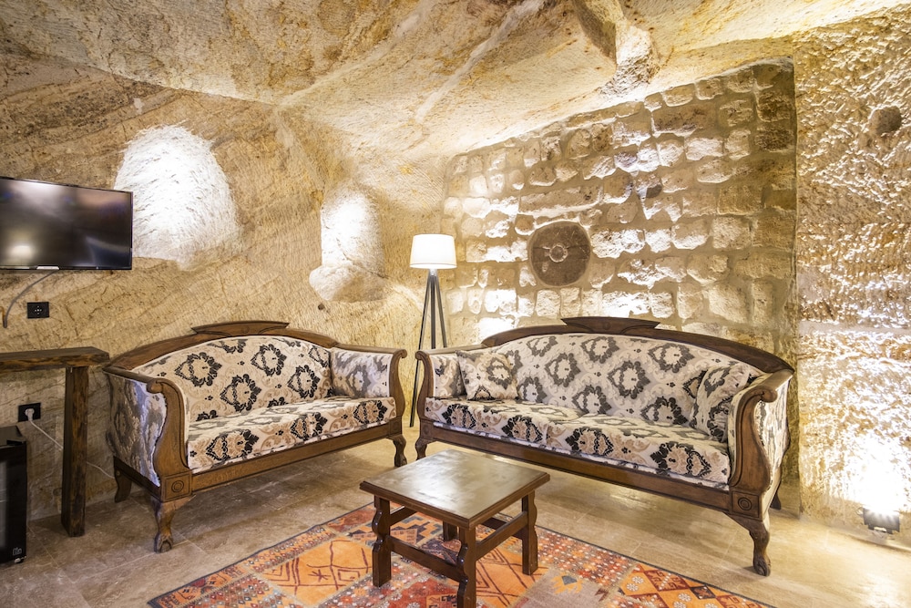 Uzay Cave Suites 8/50