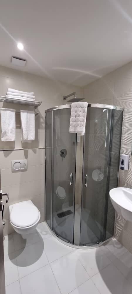 LOUNIS HOTEL 32/36