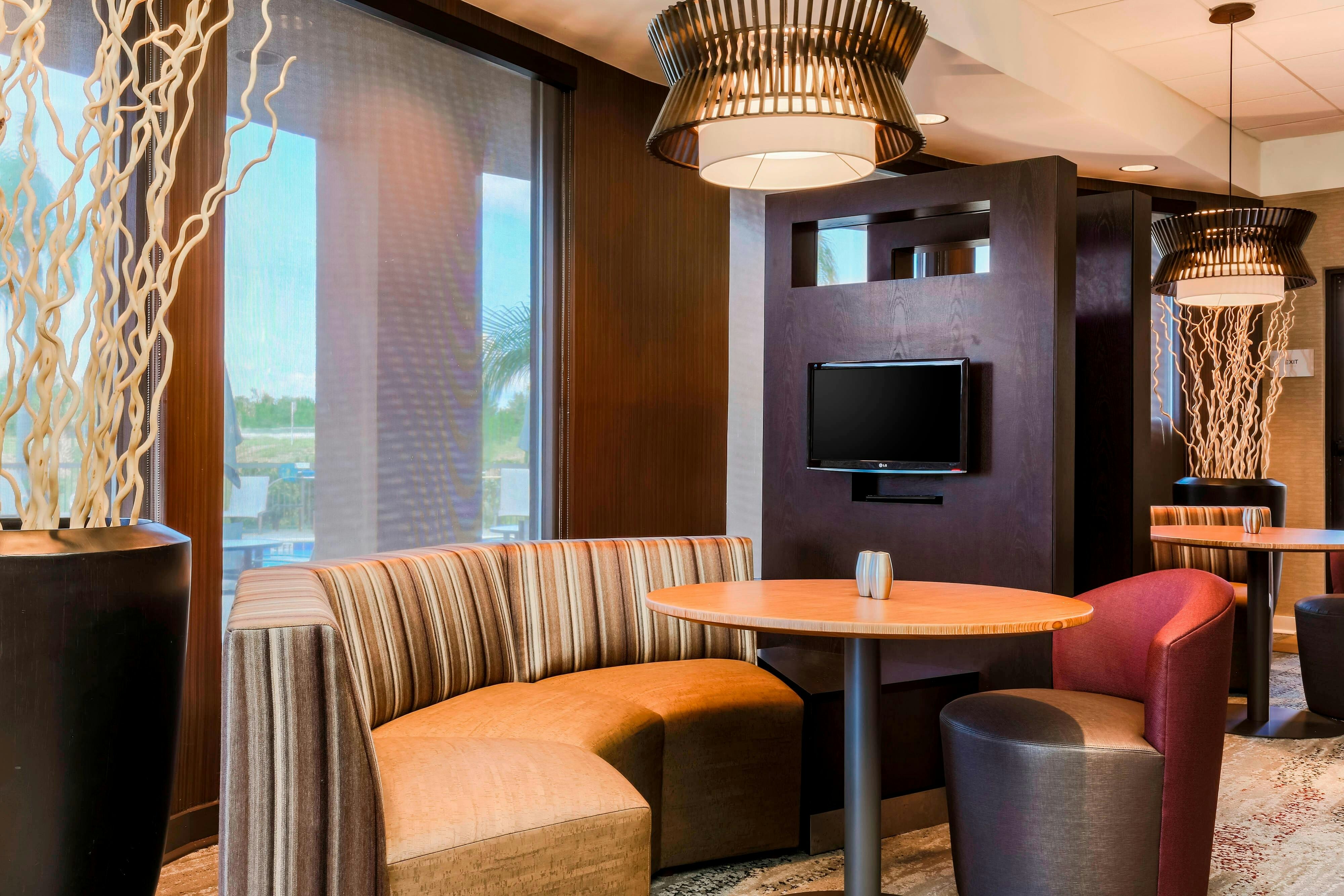 Courtyard by Marriott Orlando Lake Mary/North 21/23