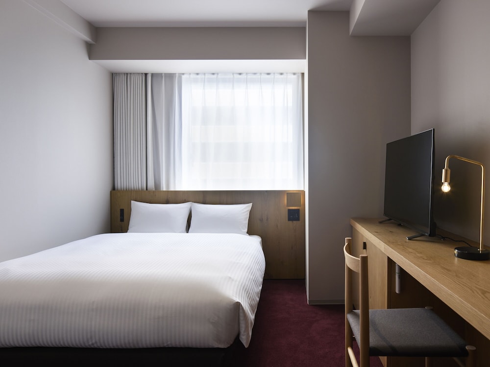 MODERATE, DOUBLE BED