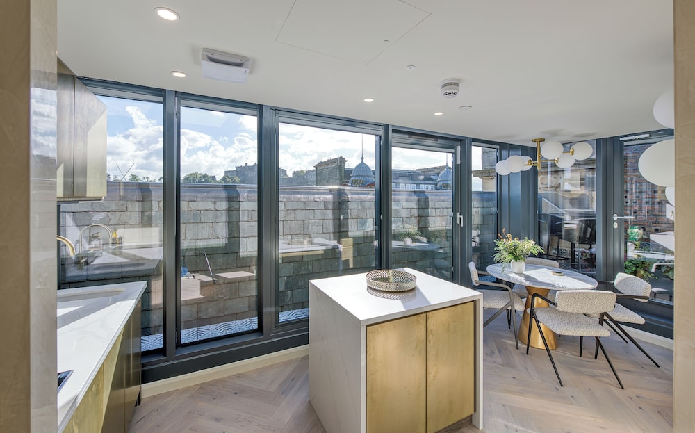 Righ Residences 25/38
