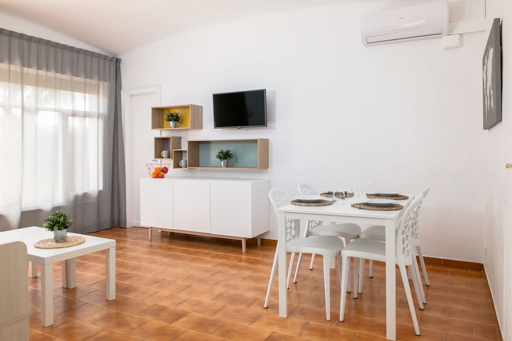 Rv Hotels Apartamentos Benelux 43/64