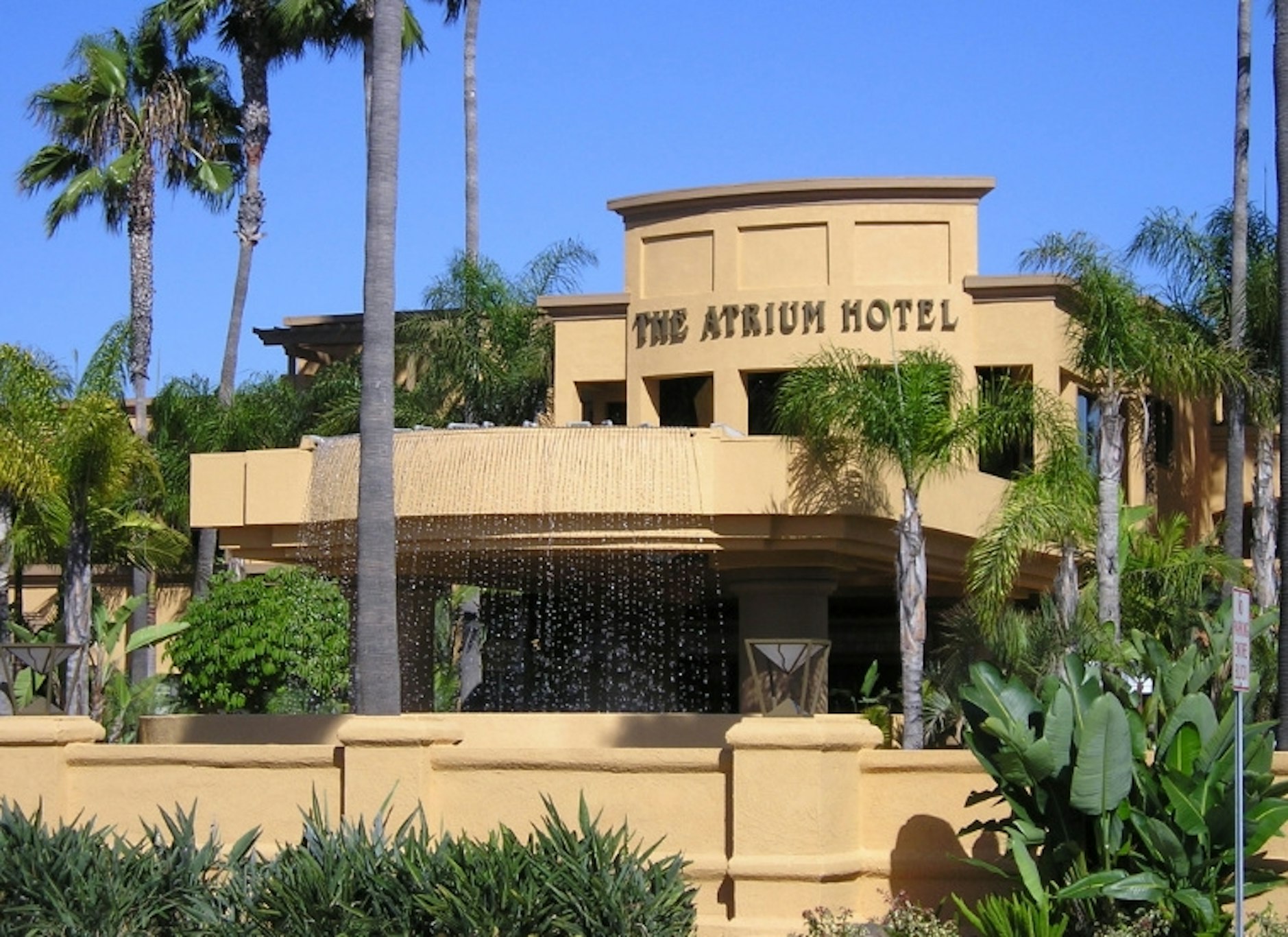 Atrium Hotel at Orange County Airport 2/61