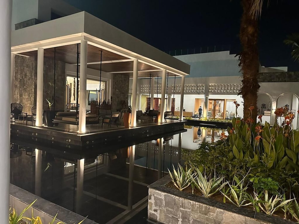 Pramod Lands End Resort, a member of Radisson Individuals 6/65