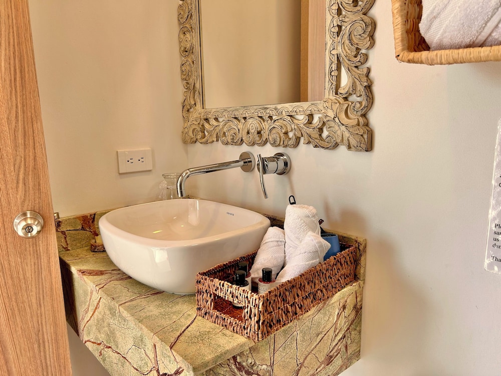 Arvum Hotel Boutique 44/44