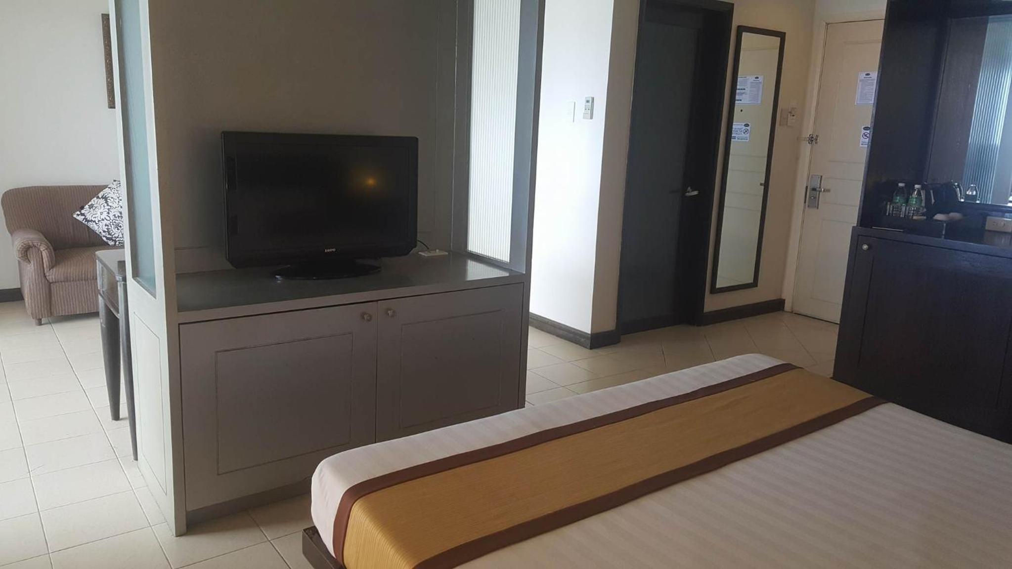 Hotel Tavern Surigao 49/57