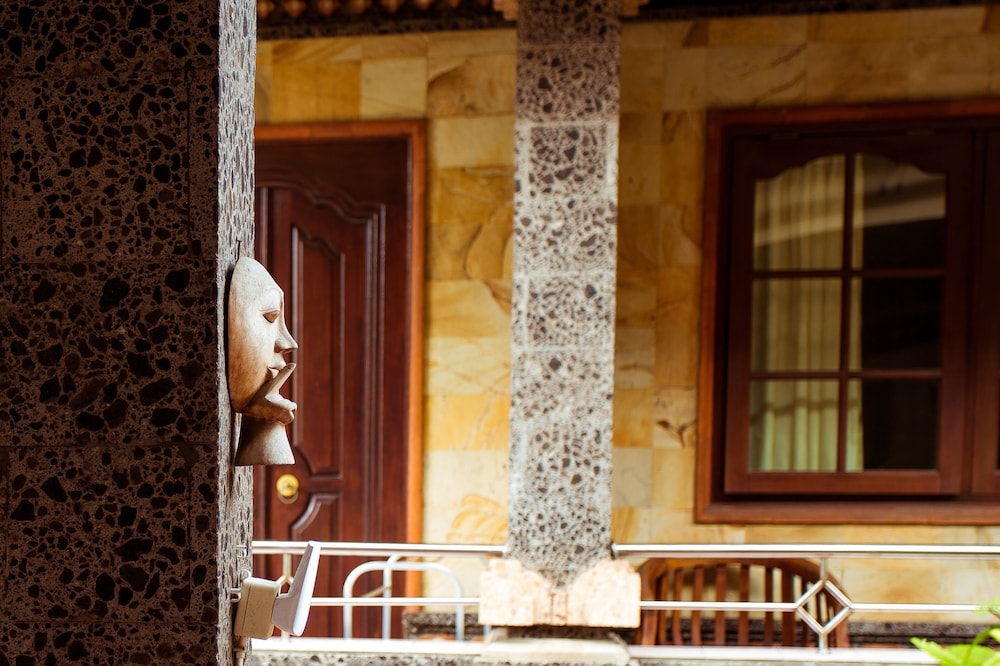 Segara Sadhu Inn 7/62