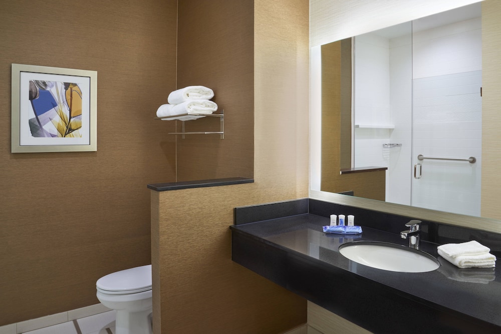 Fairfield Inn & Suites Niagara Falls 42/46