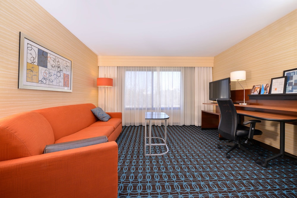 Fairfield Inn Amp Suites By Marriott Rochester West Greece 34/50