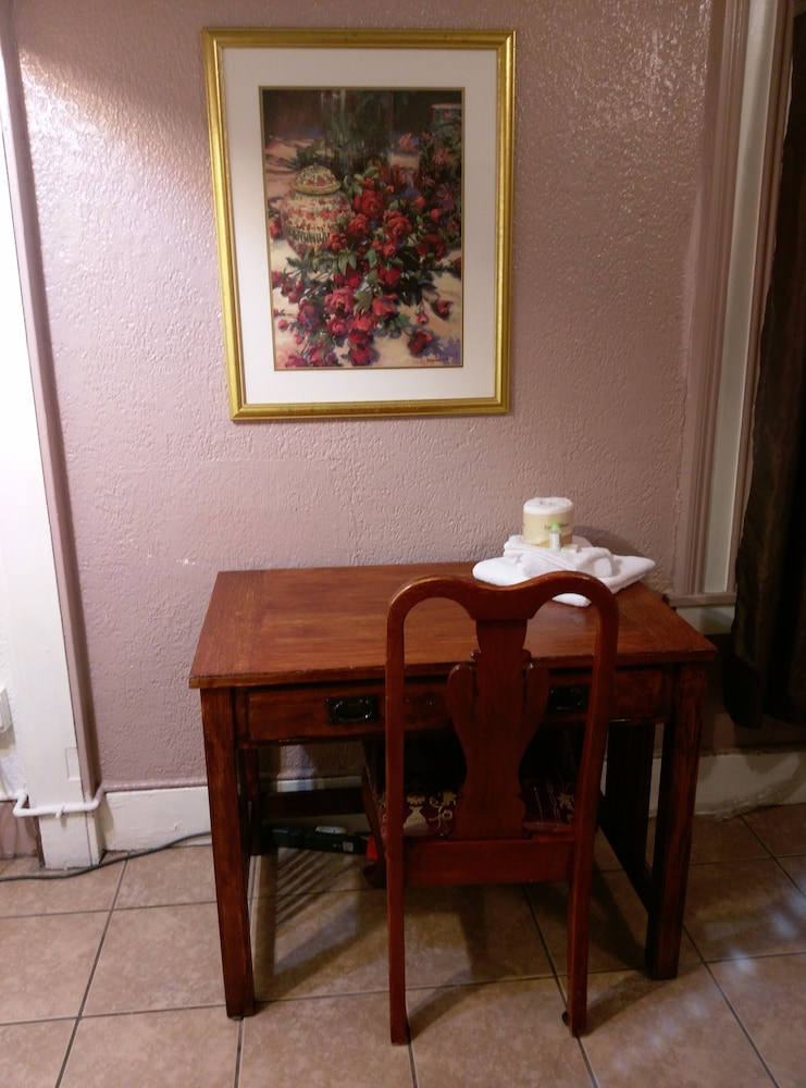 Monterey Inn Hotel 12/50