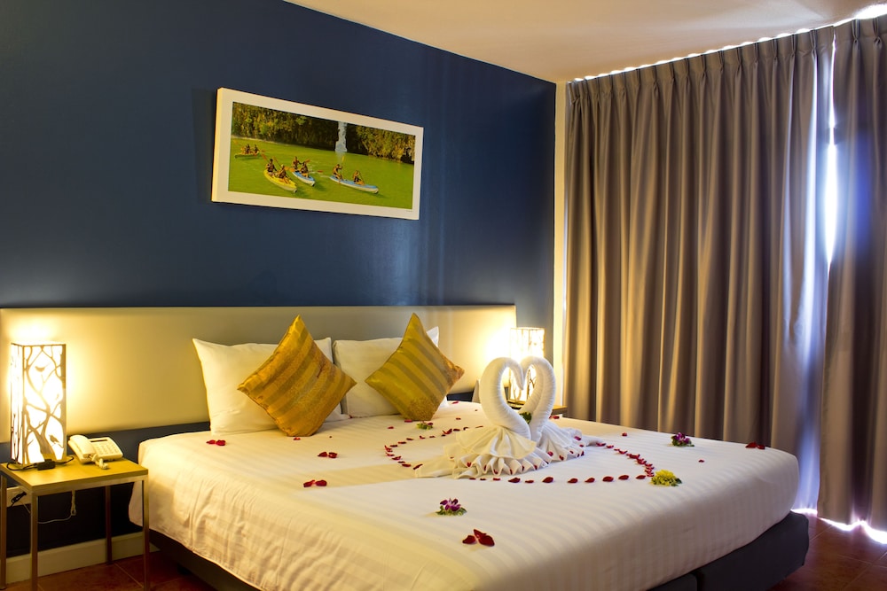 On Hotel Phuket 12/71