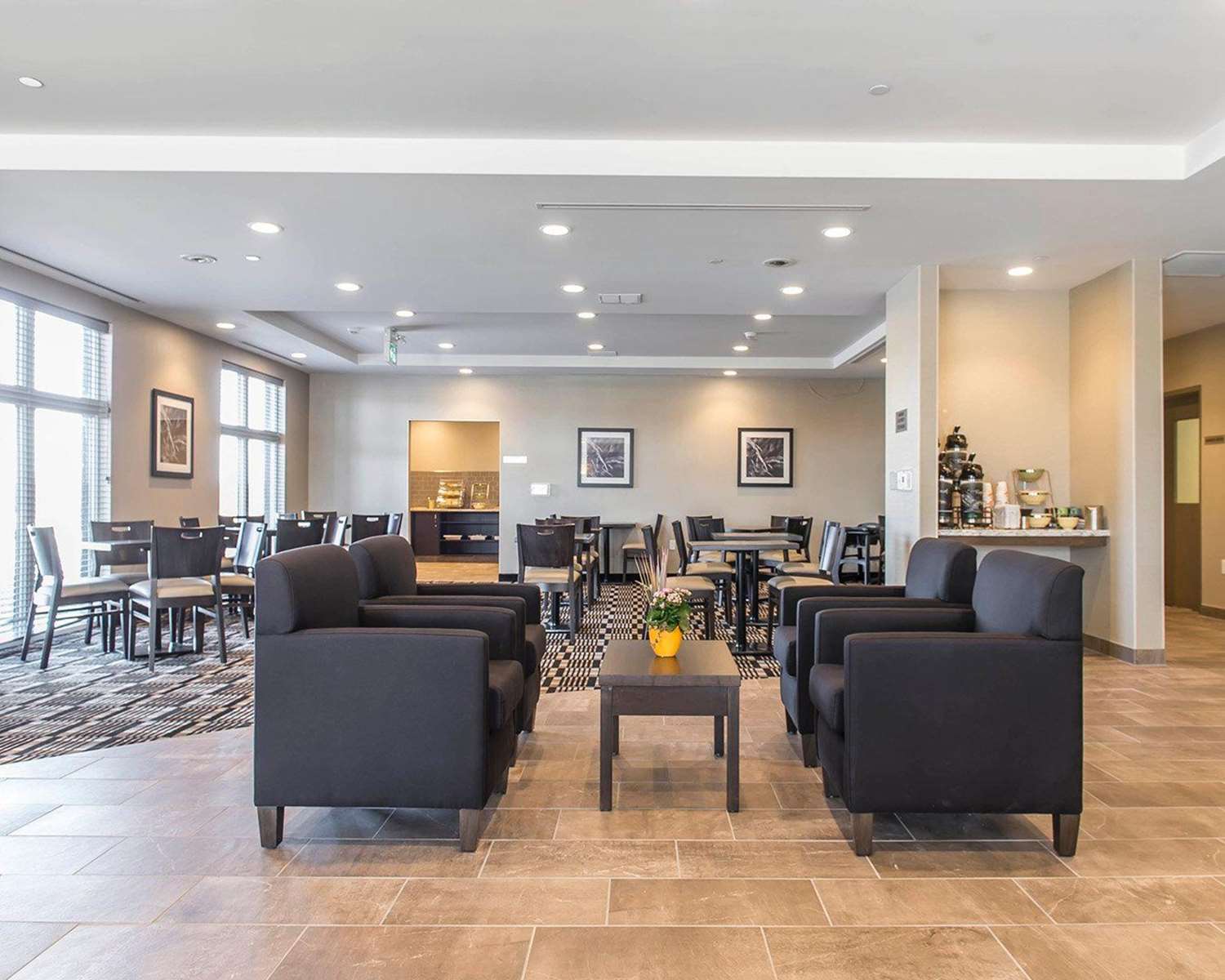 Quality Inn & Suites Kingston, ON 31/45