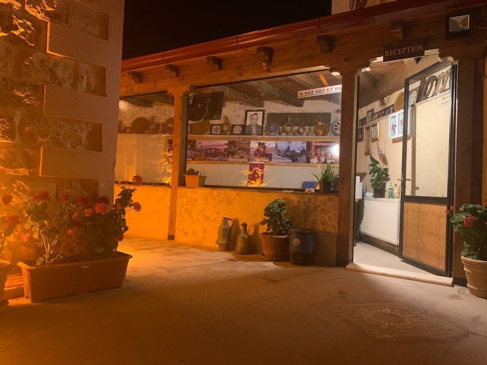 Atax Cave Hotel 10/50