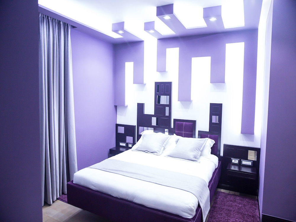 New W Hotel 33/50