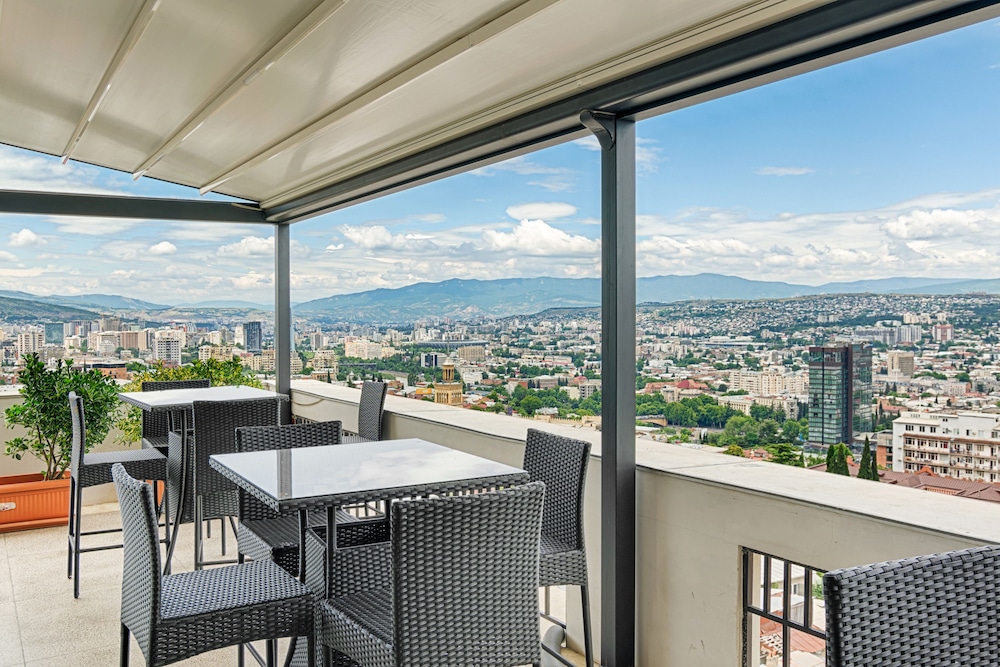 The Terrace Boutique Hotel 32/43