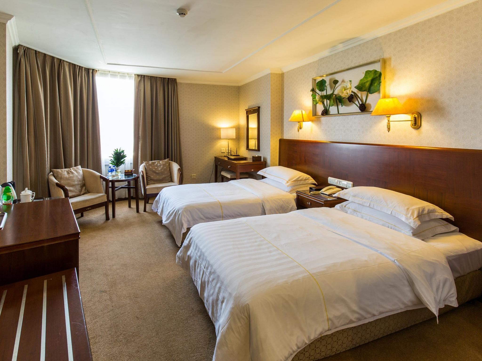 Boutique, Twin Beds