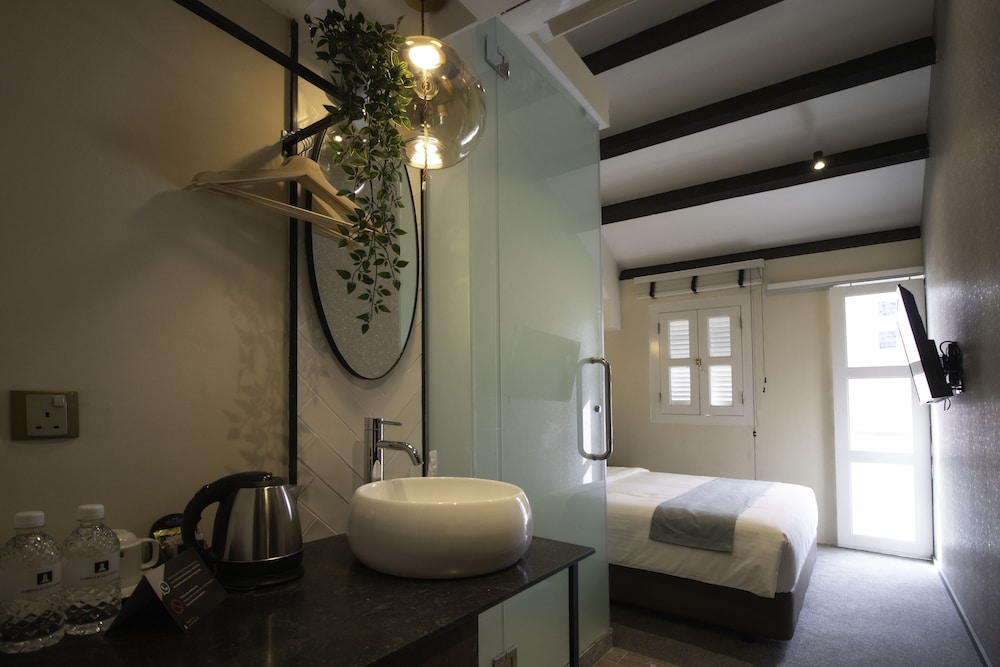 Harbour Ville Hotel Hamilton - Lavender 36/63