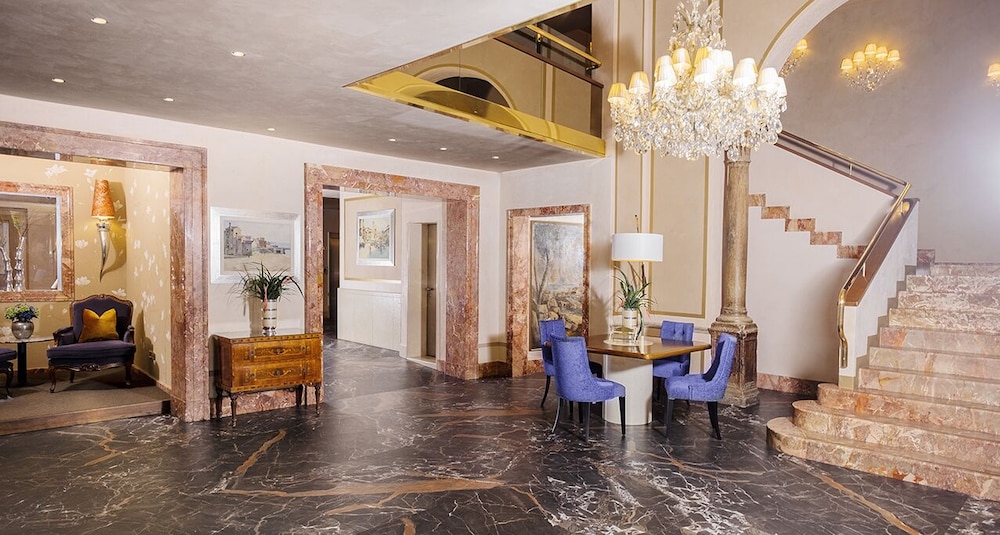 Hotel Accademia Verona 8/80