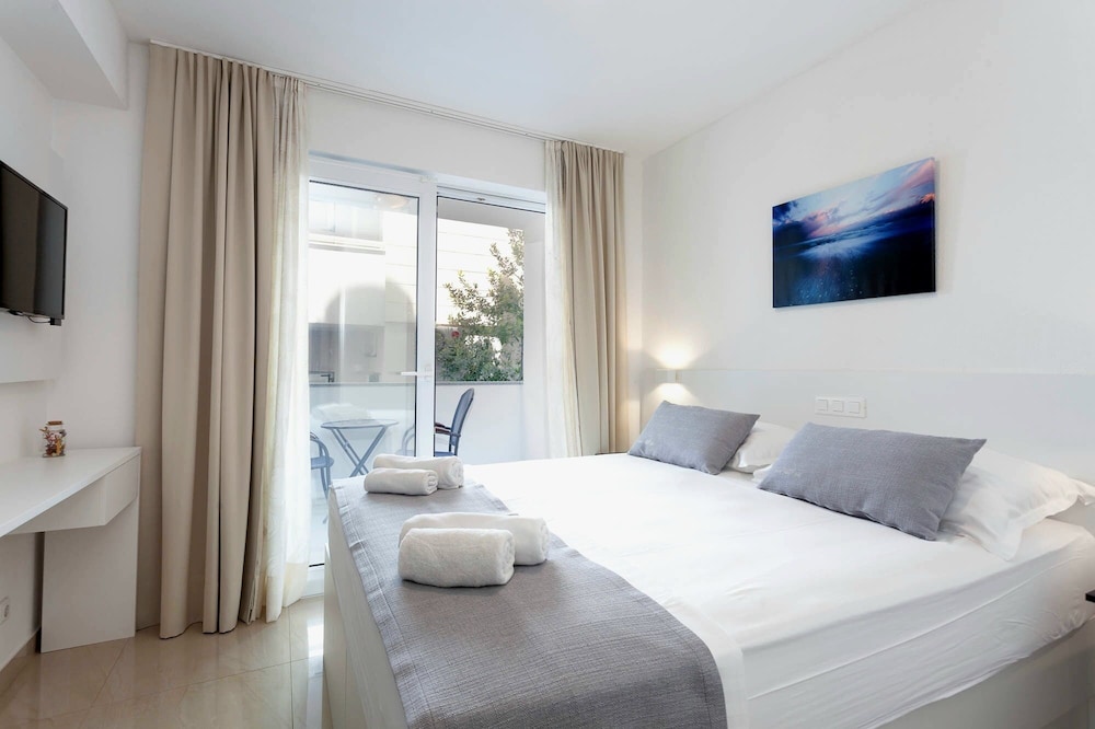 STANDARD, DOUBLE BED, BALCONY