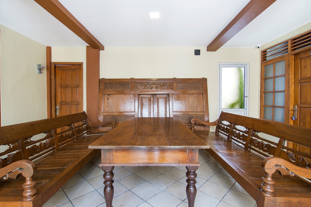 OYO 890 Dewi Fortuna Guest House 18/26