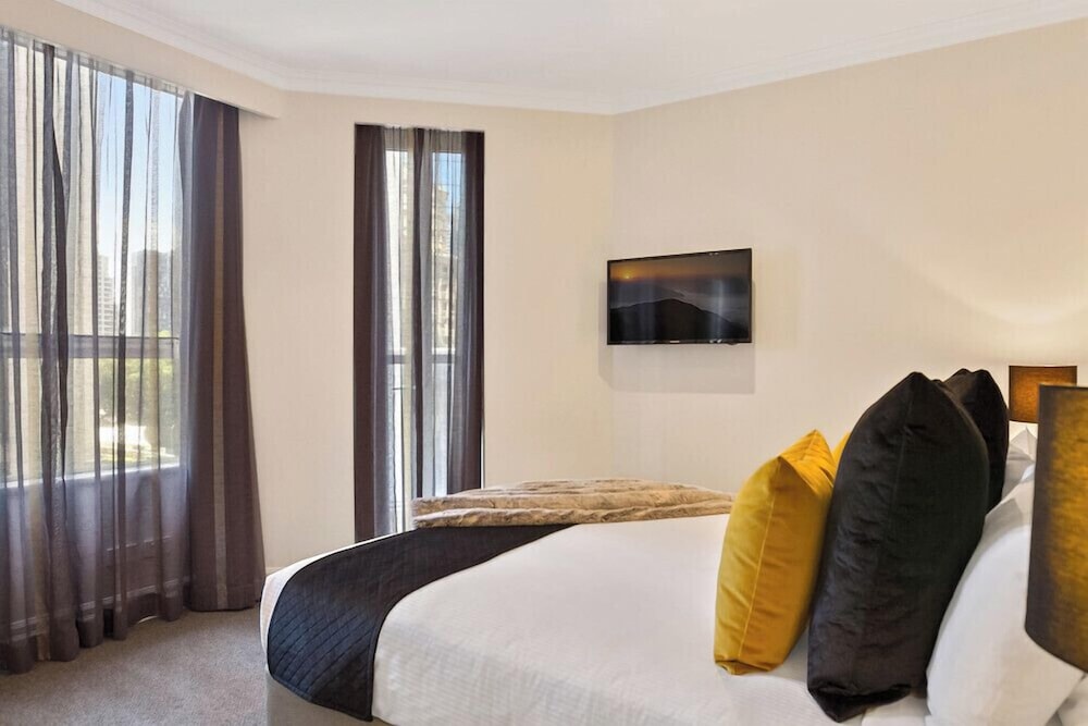 2 BEDROOMS, DELUXE