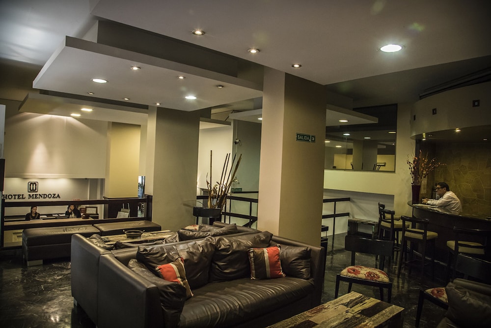 Mendoza Hotel 58/66