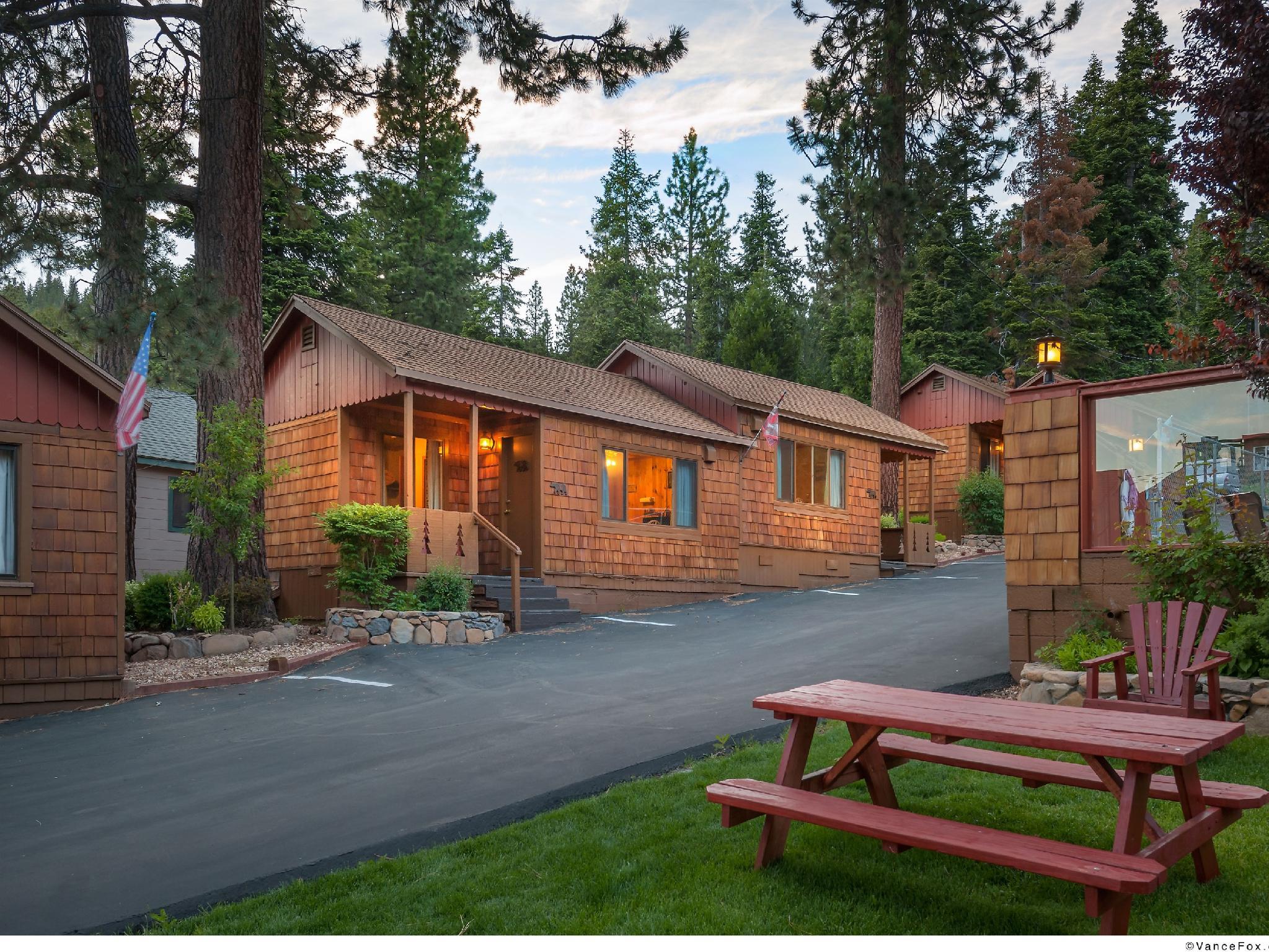 Cedar Glen Lodge 42/52