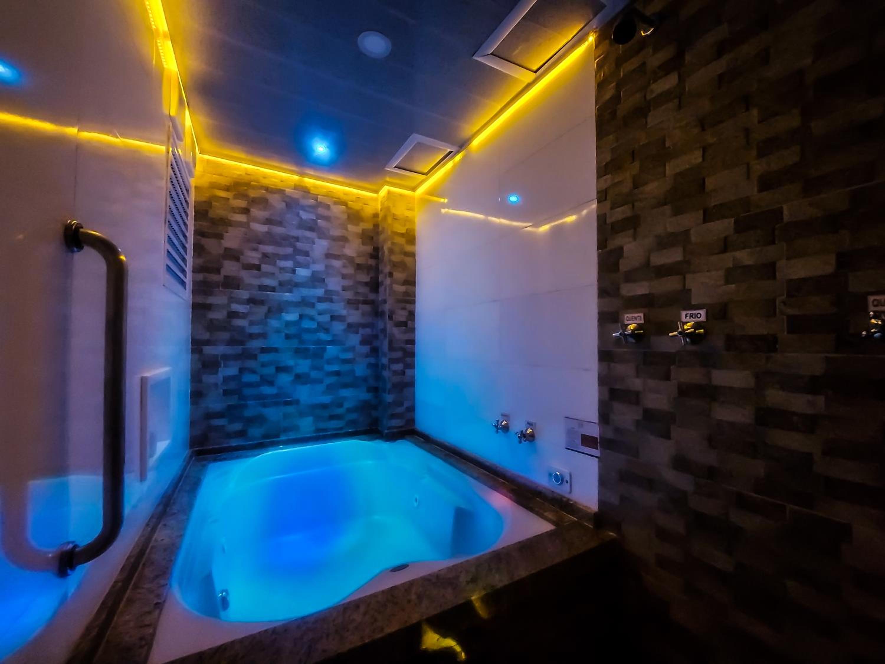 Adrenalina Hotel - Adults Only 27/51