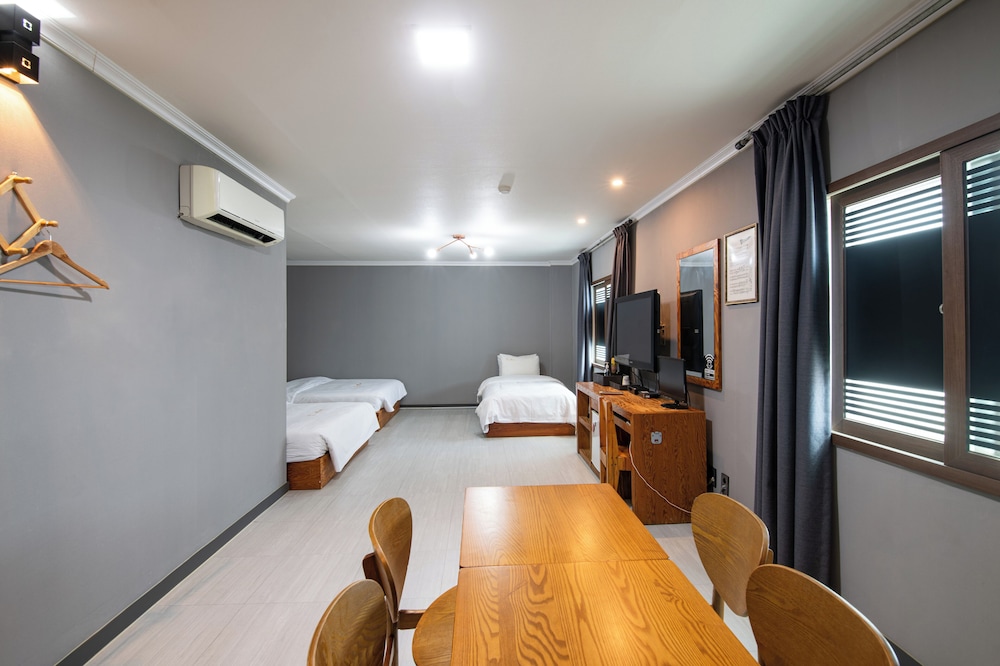 Gung Tourist Hotel 15/52
