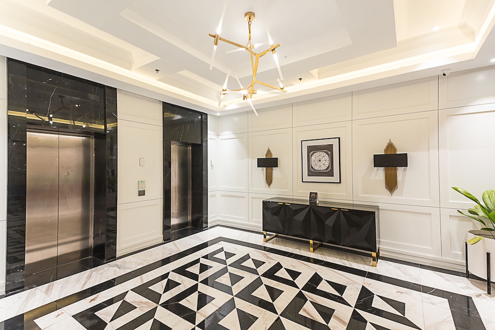 Stonehill Suites 11/65