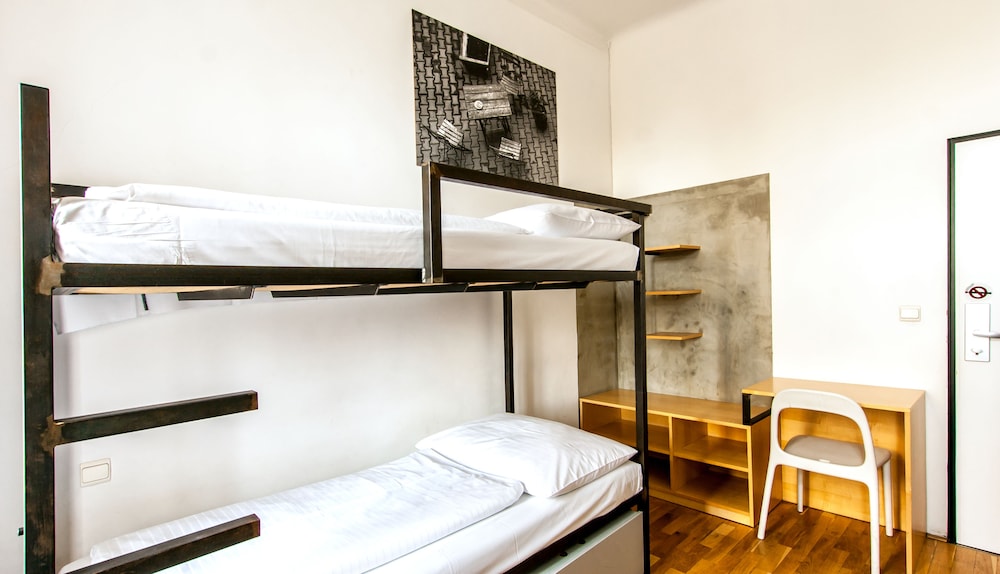 Czech Inn 16/74